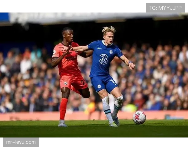 恩佐与赖斯的防守覆盖能力及拦截效率差异解析