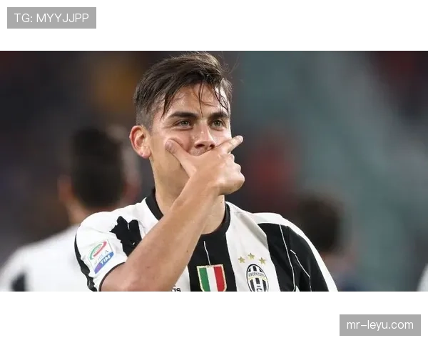 杨千霖赛场像VIP，赛后自拍里名表和泡面并列，真不知道该咋想